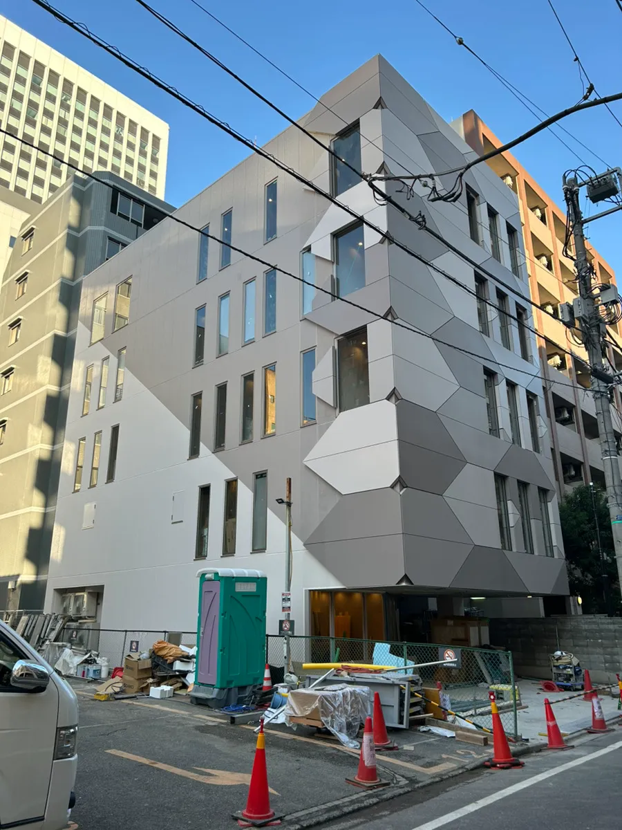 ねこべや港区本店　完成後　建物外観